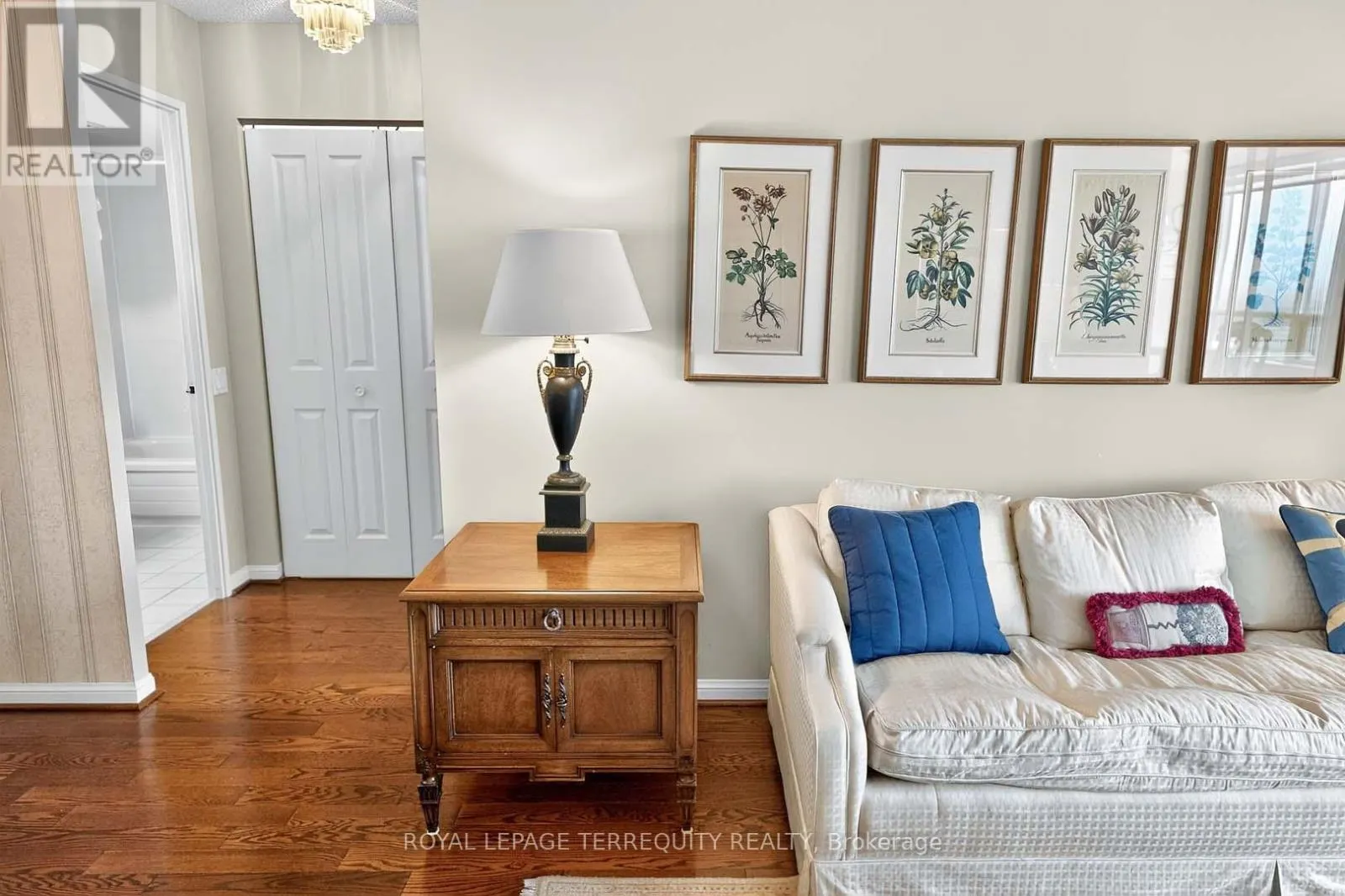 1402 - 110 PROMENADE CIRCLE