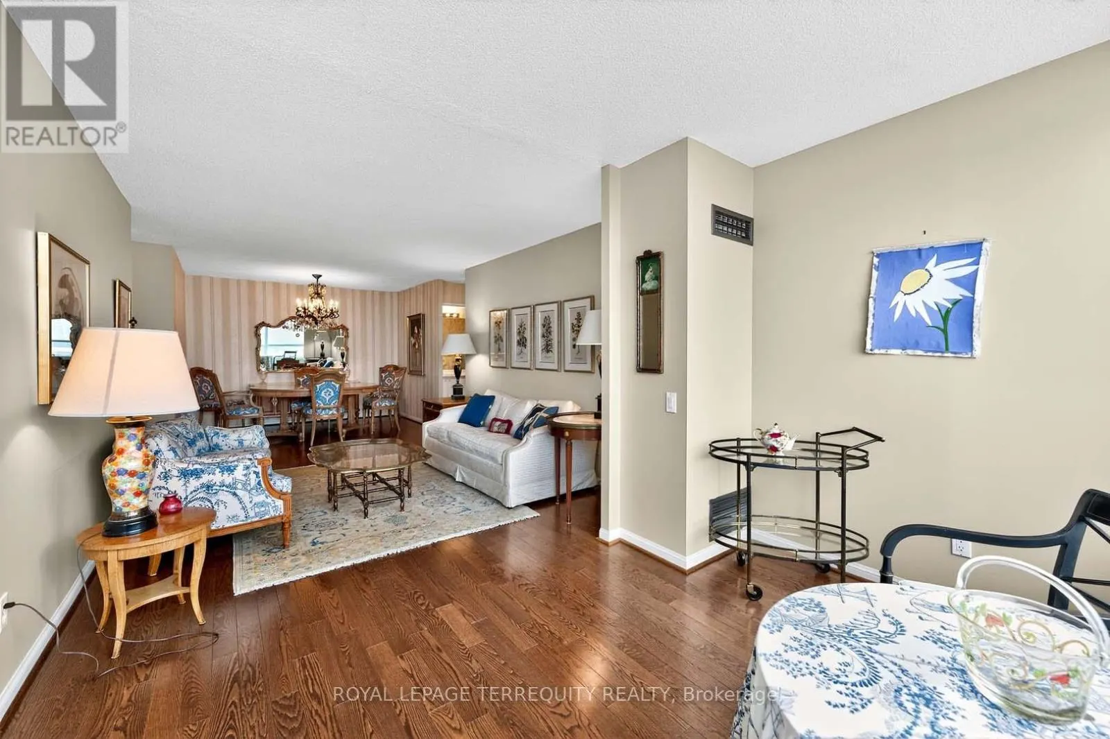 1402 - 110 PROMENADE CIRCLE