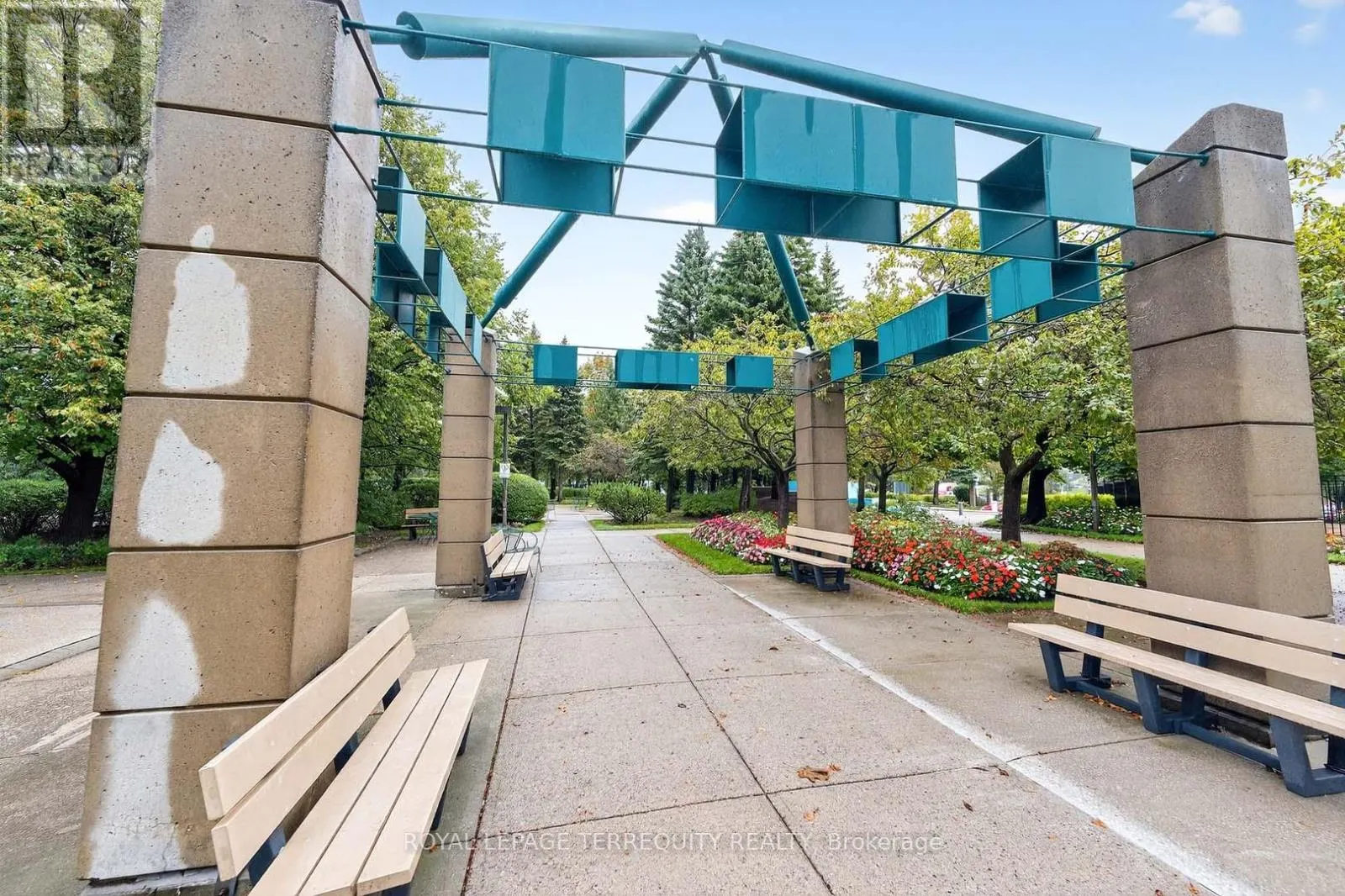 1402 - 110 PROMENADE CIRCLE