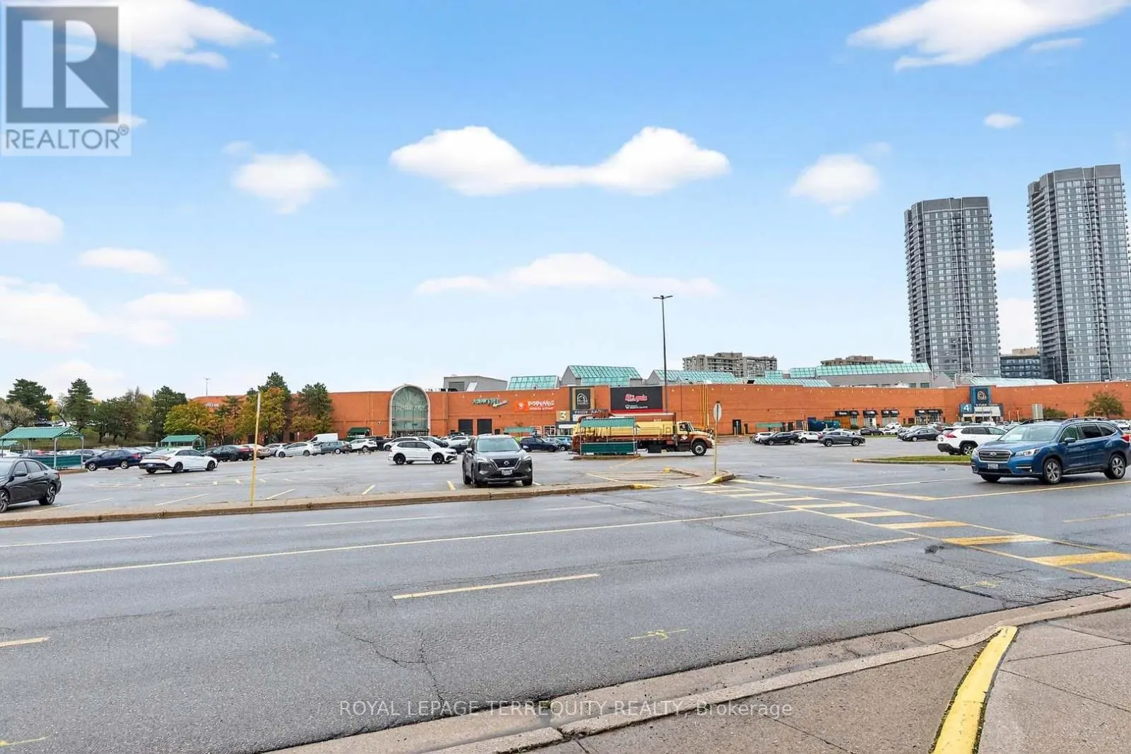1402 - 110 PROMENADE CIRCLE