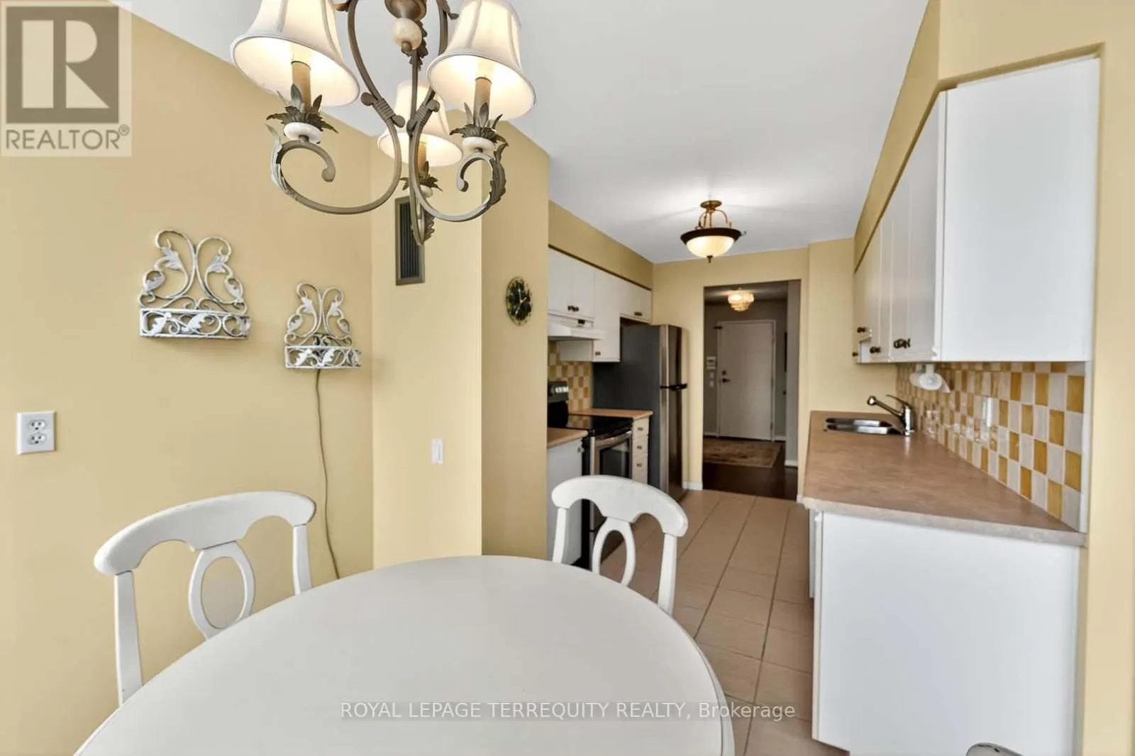 1402 - 110 PROMENADE CIRCLE