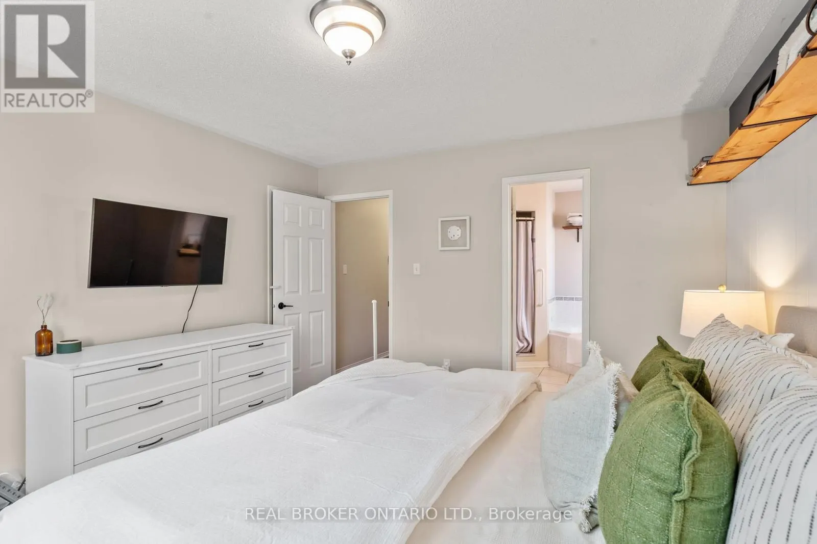 46 BOLSTER LANE