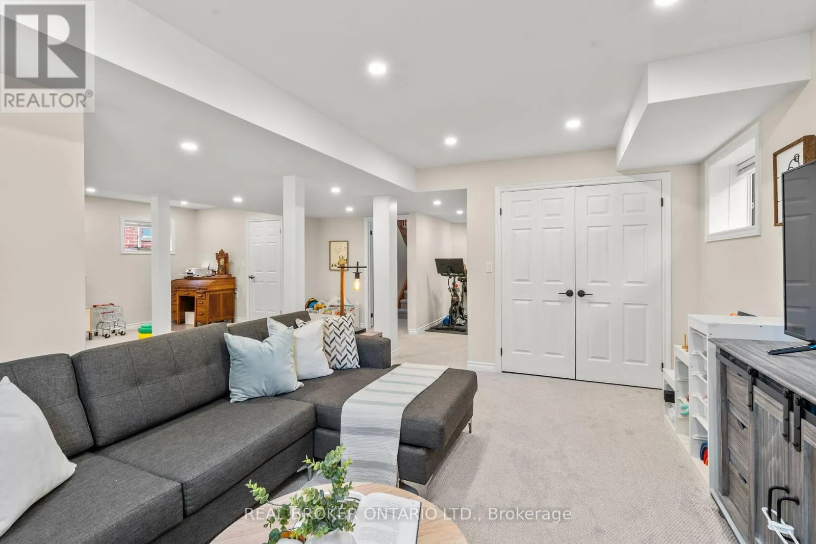 46 BOLSTER LANE