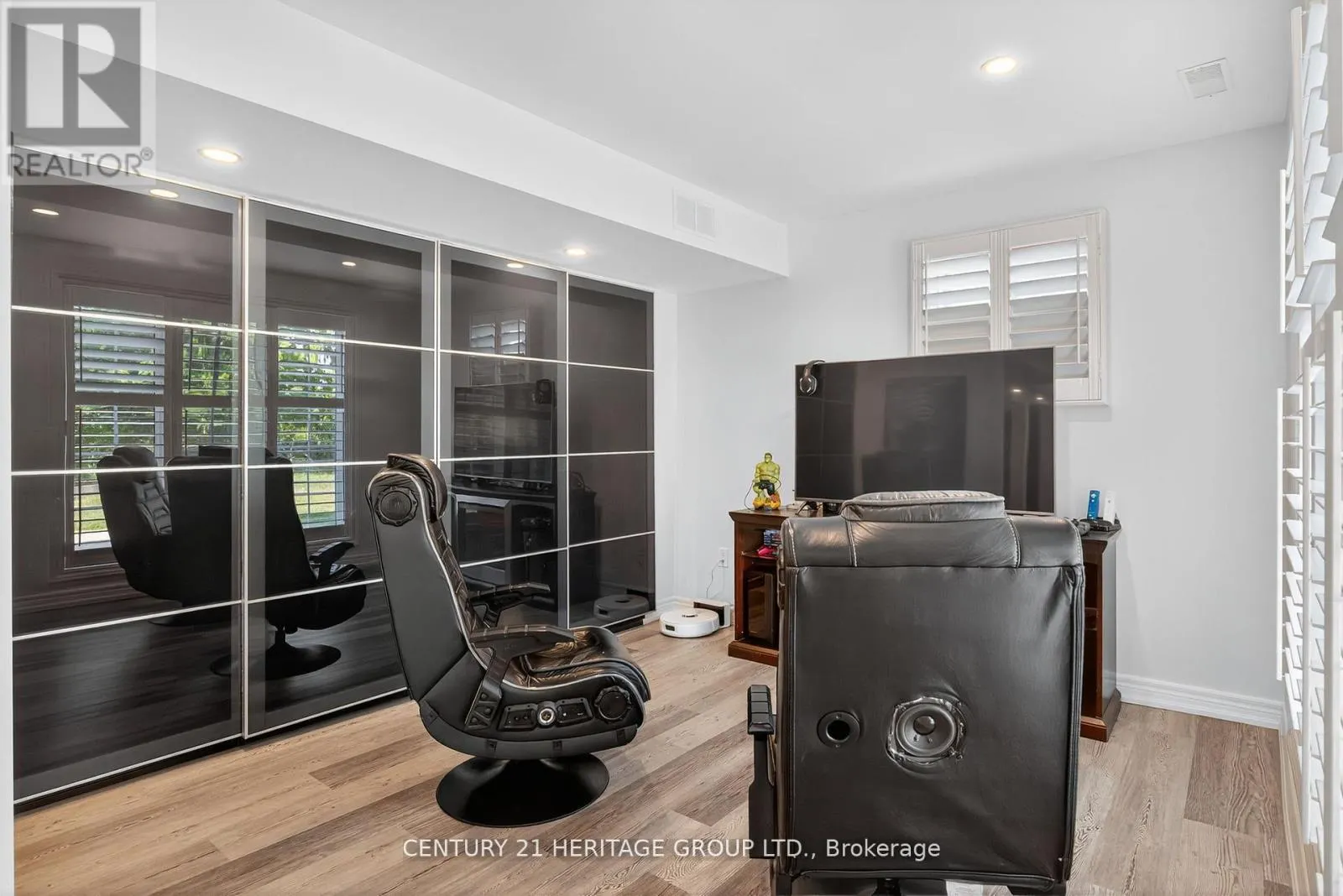 56 COUSTEAU DRIVE