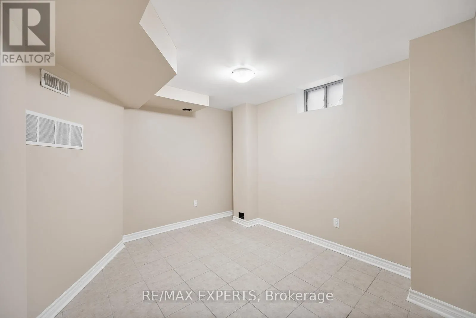 118 CHANCELLOR DRIVE