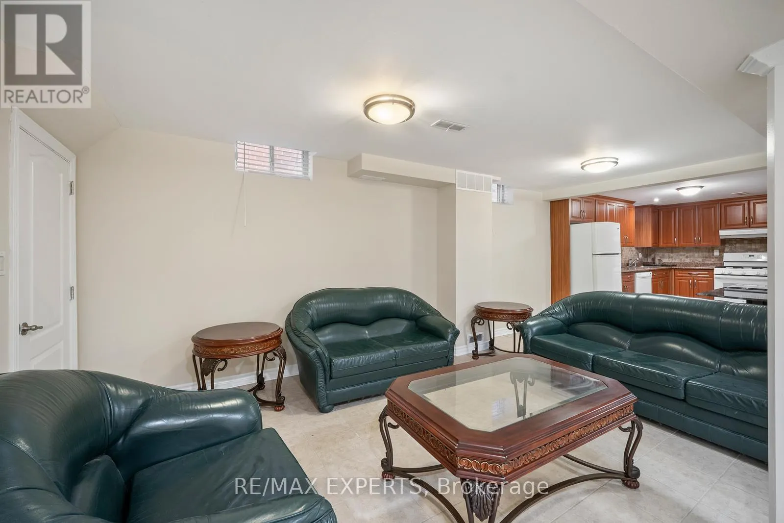 118 CHANCELLOR DRIVE