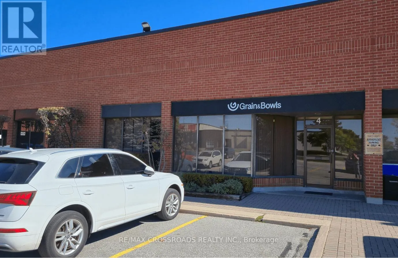 4 - 16 ESNA PARK DRIVE