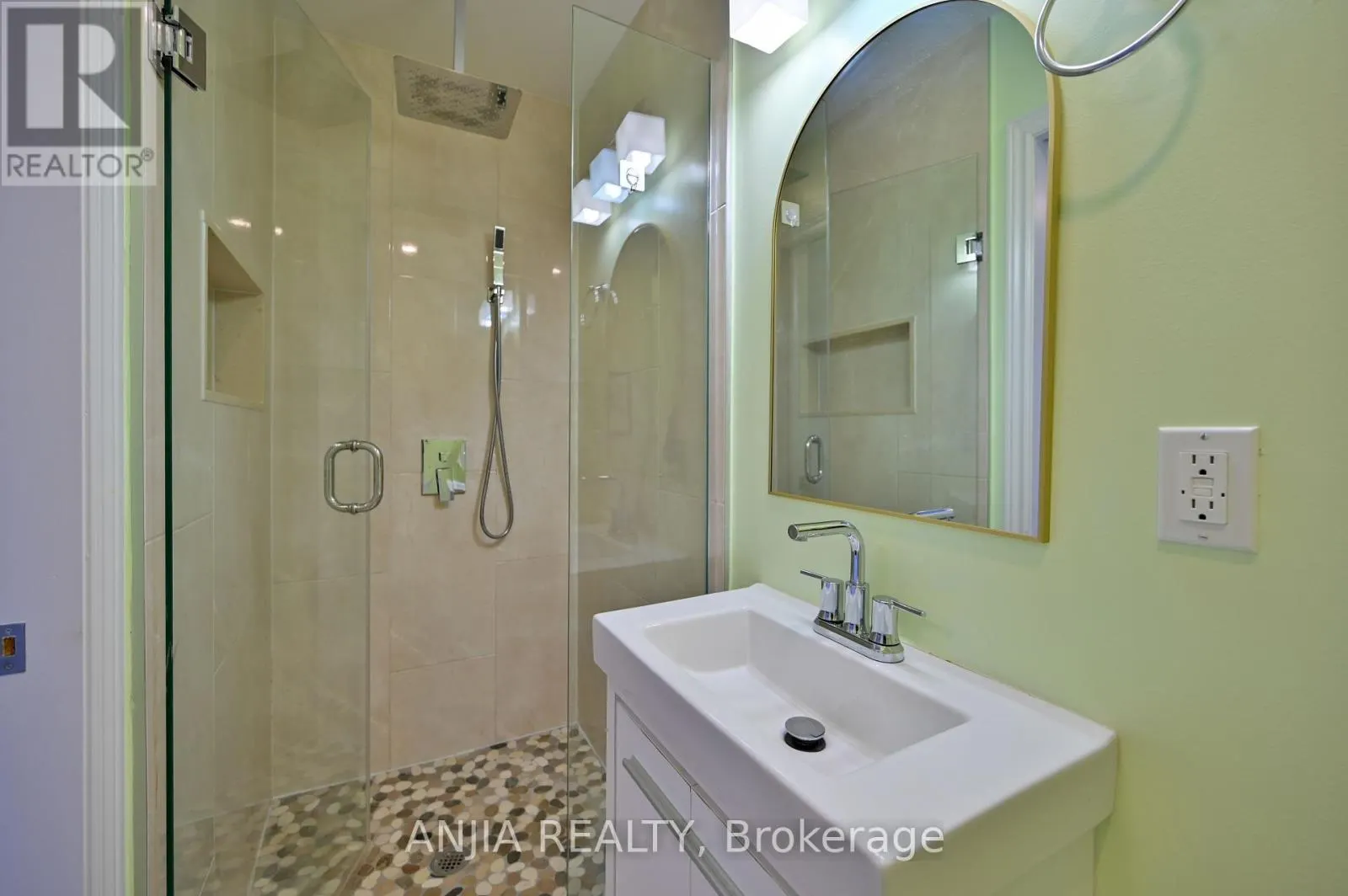 30 ANNINA CRESCENT