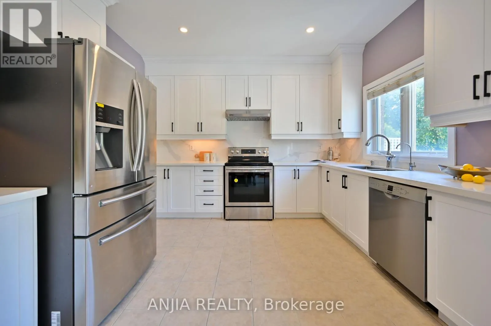 30 ANNINA CRESCENT