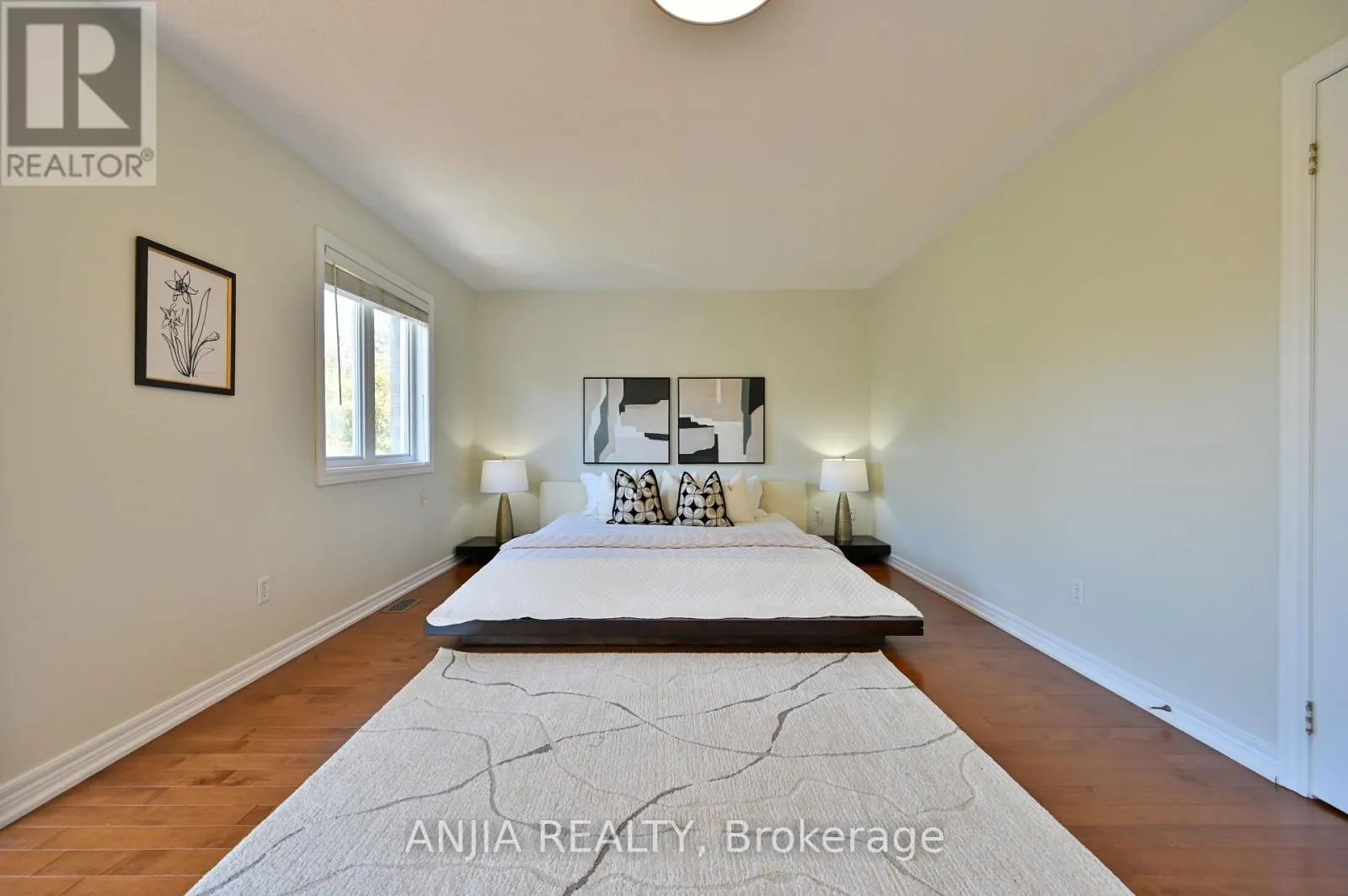 30 ANNINA CRESCENT