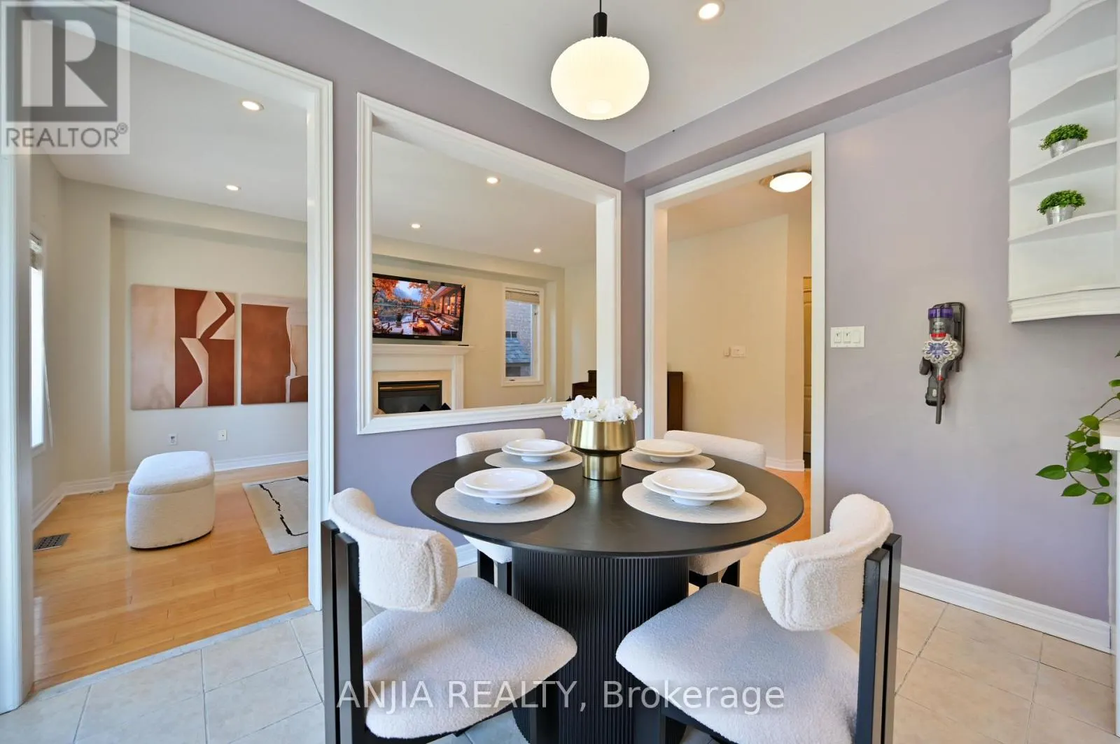 30 ANNINA CRESCENT