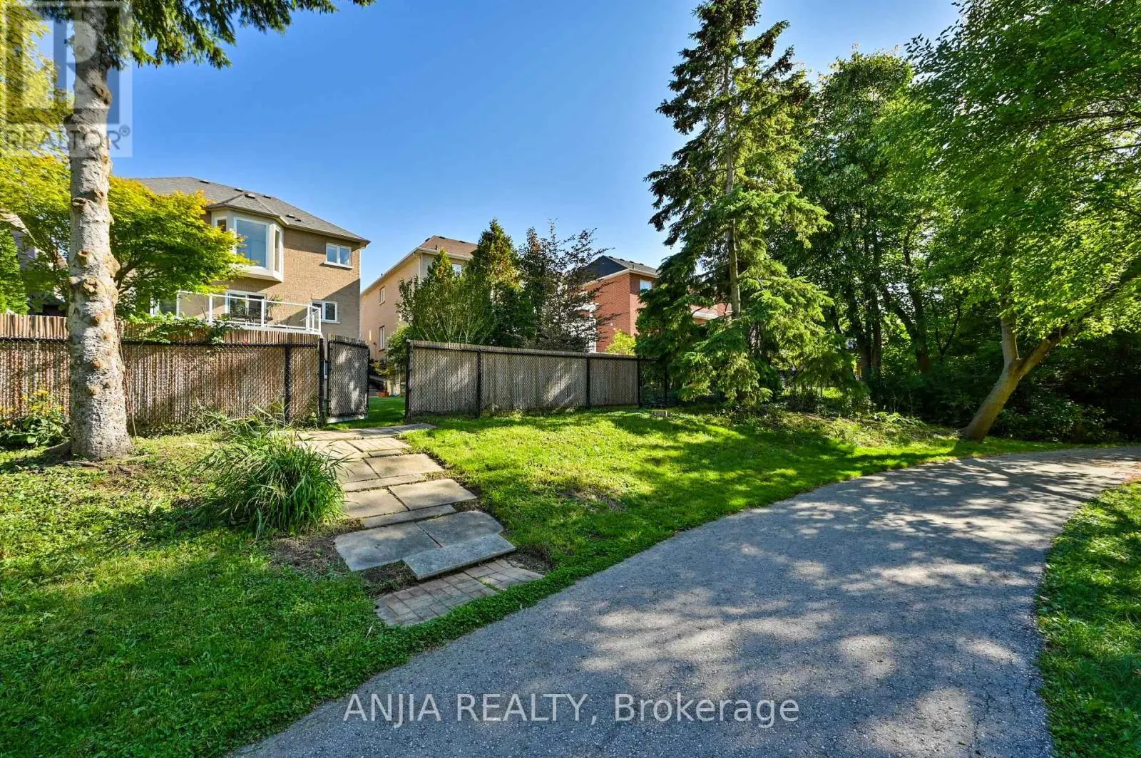 30 ANNINA CRESCENT