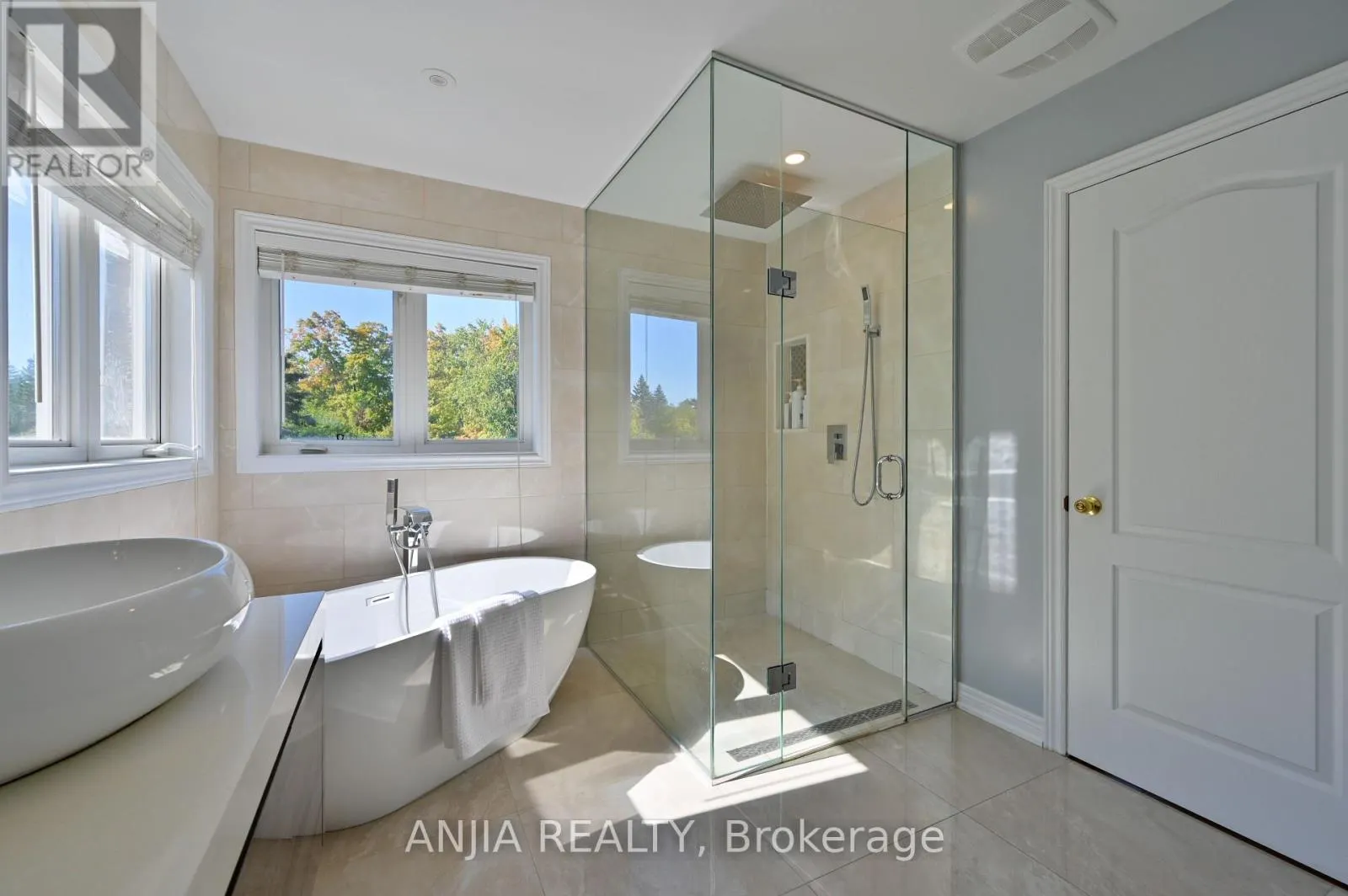30 ANNINA CRESCENT