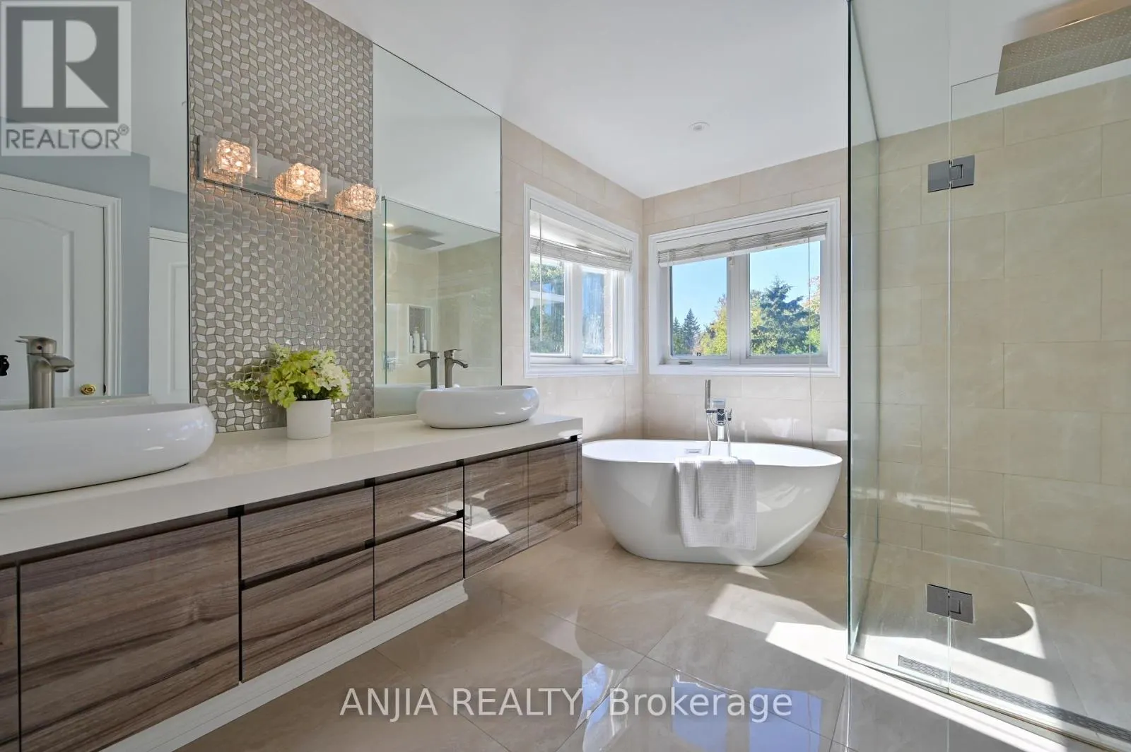 30 ANNINA CRESCENT