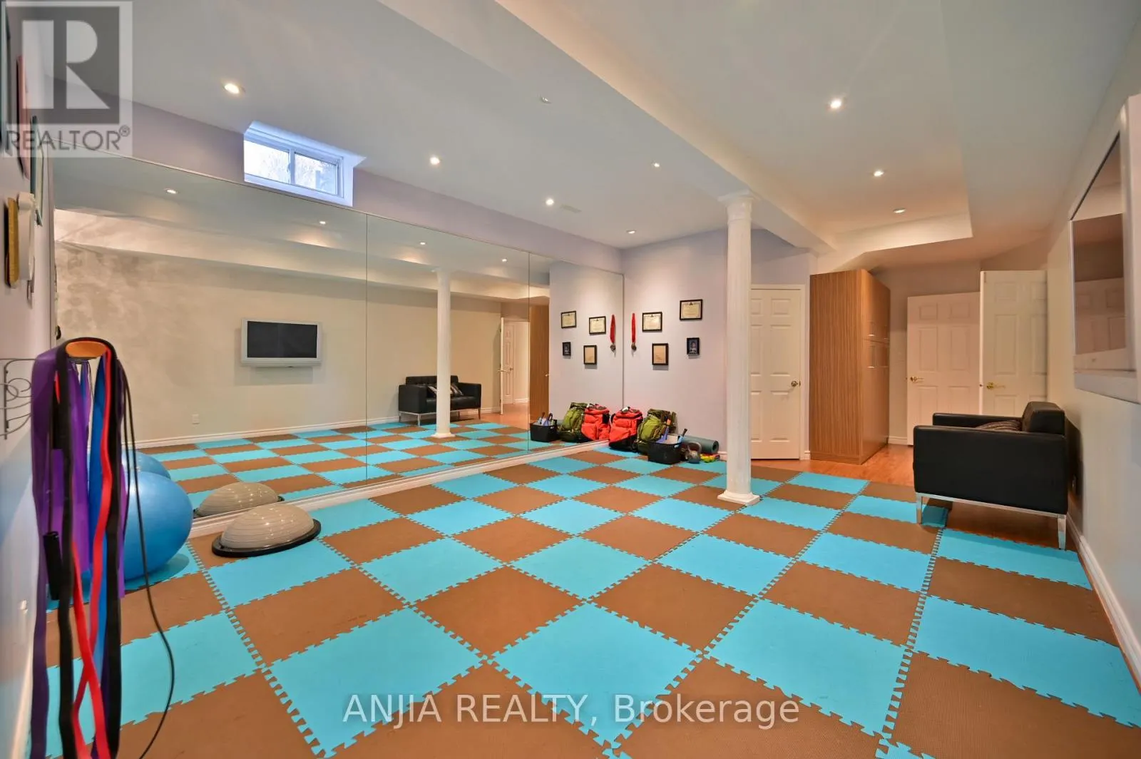 30 ANNINA CRESCENT