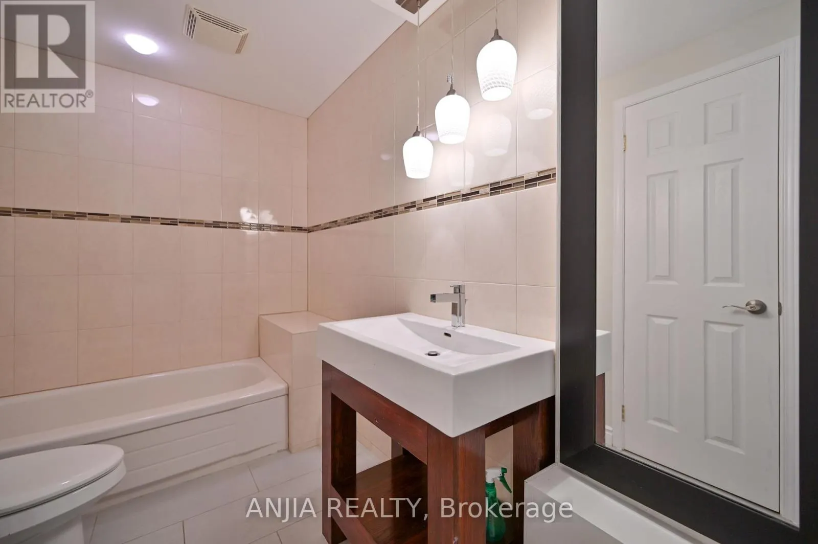 30 ANNINA CRESCENT