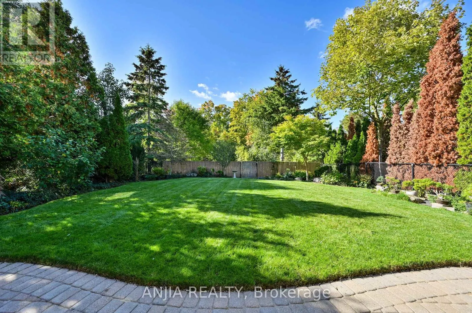 30 ANNINA CRESCENT