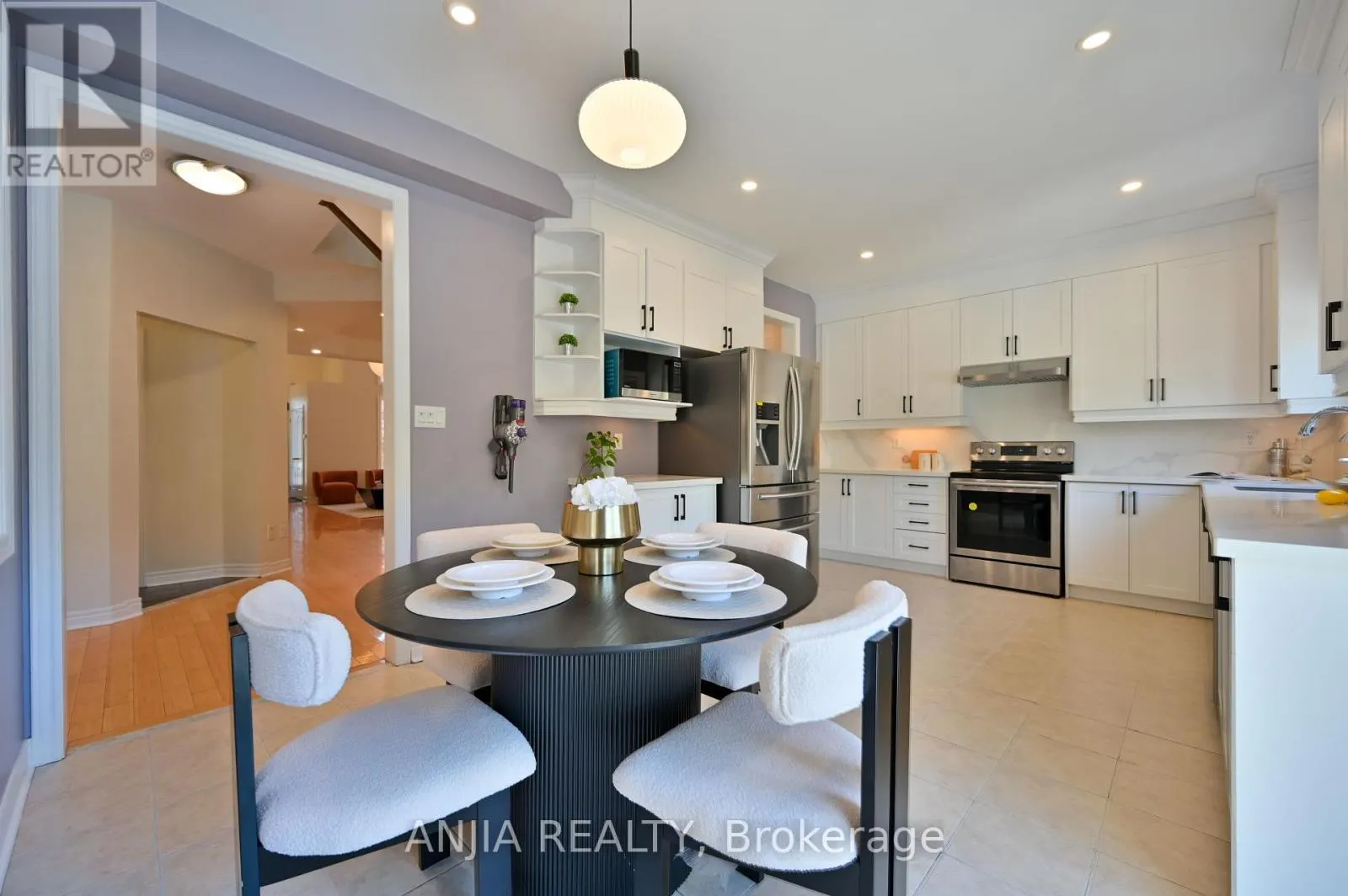 30 ANNINA CRESCENT