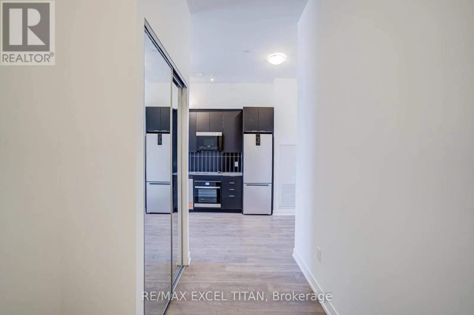 3003 - 498 CALDARI ROAD N