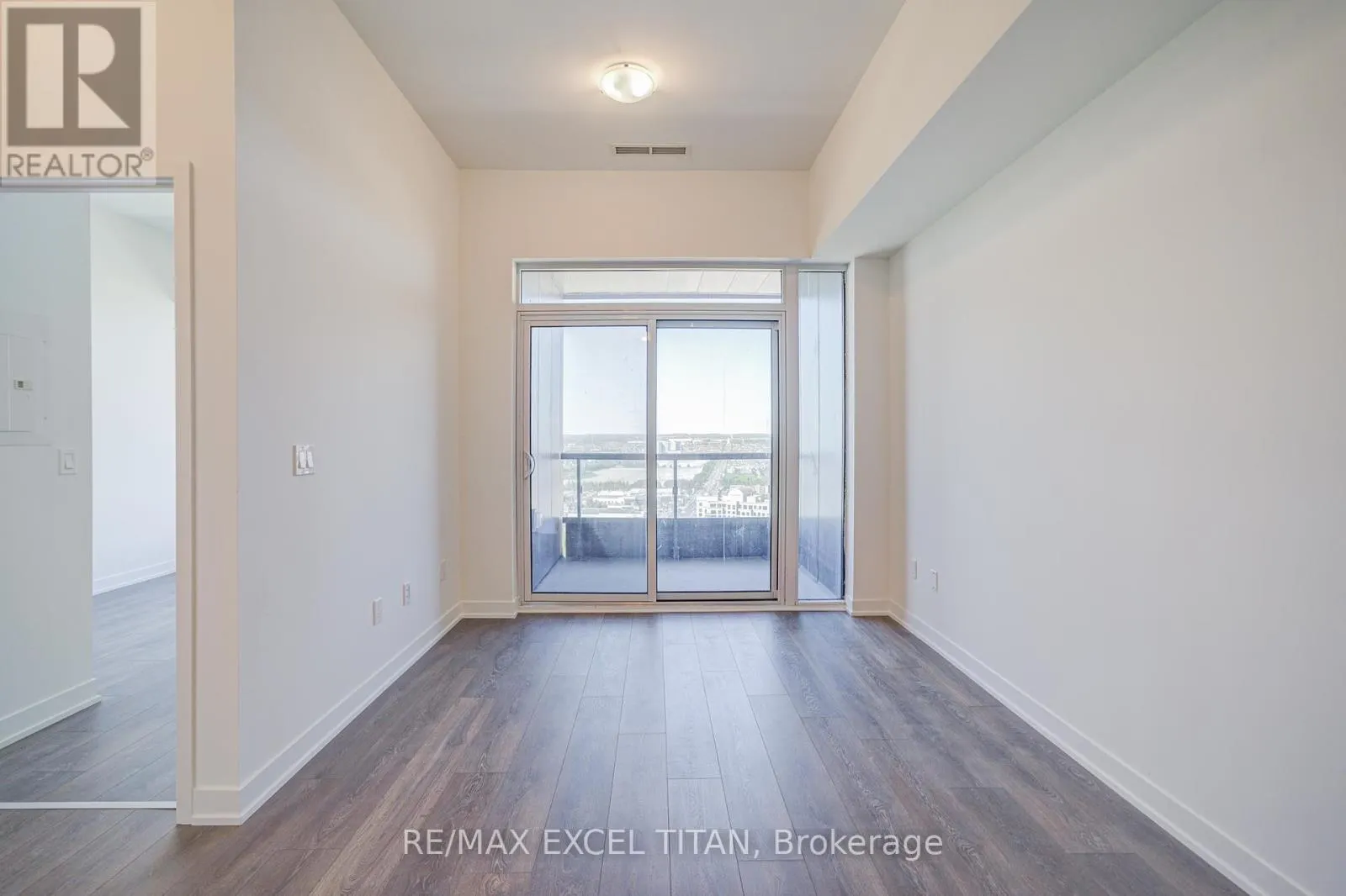 3003 - 498 CALDARI ROAD N