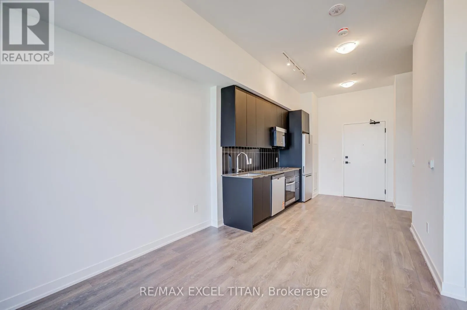 3003 - 498 CALDARI ROAD N