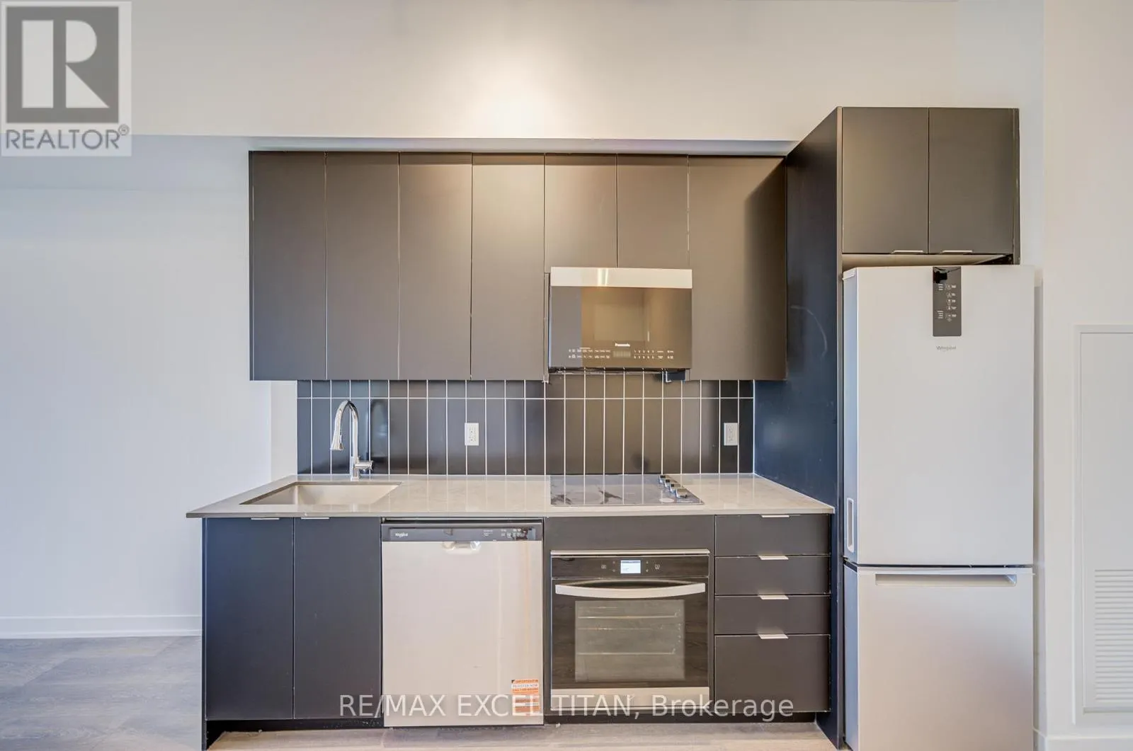 3003 - 498 CALDARI ROAD N