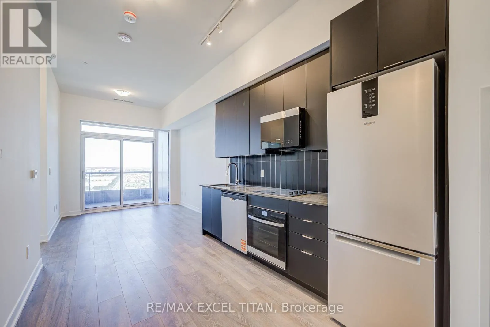 3003 - 498 CALDARI ROAD N