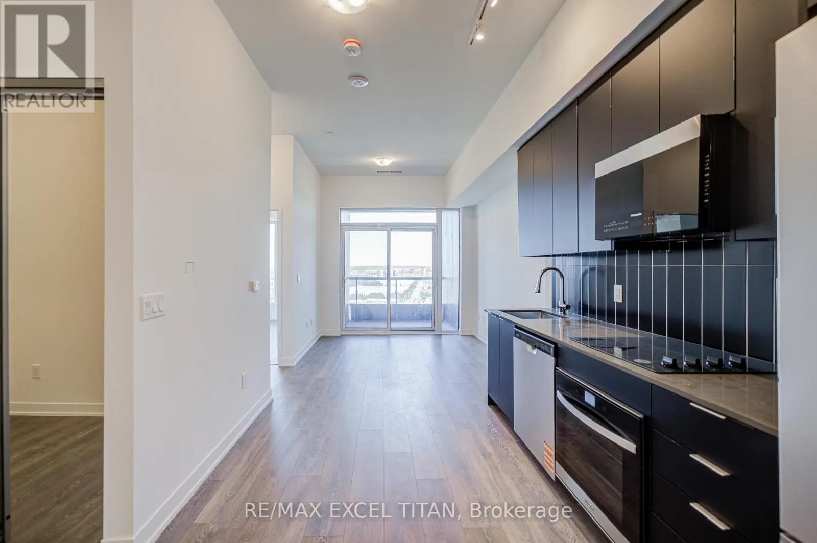 3003 - 498 CALDARI ROAD N