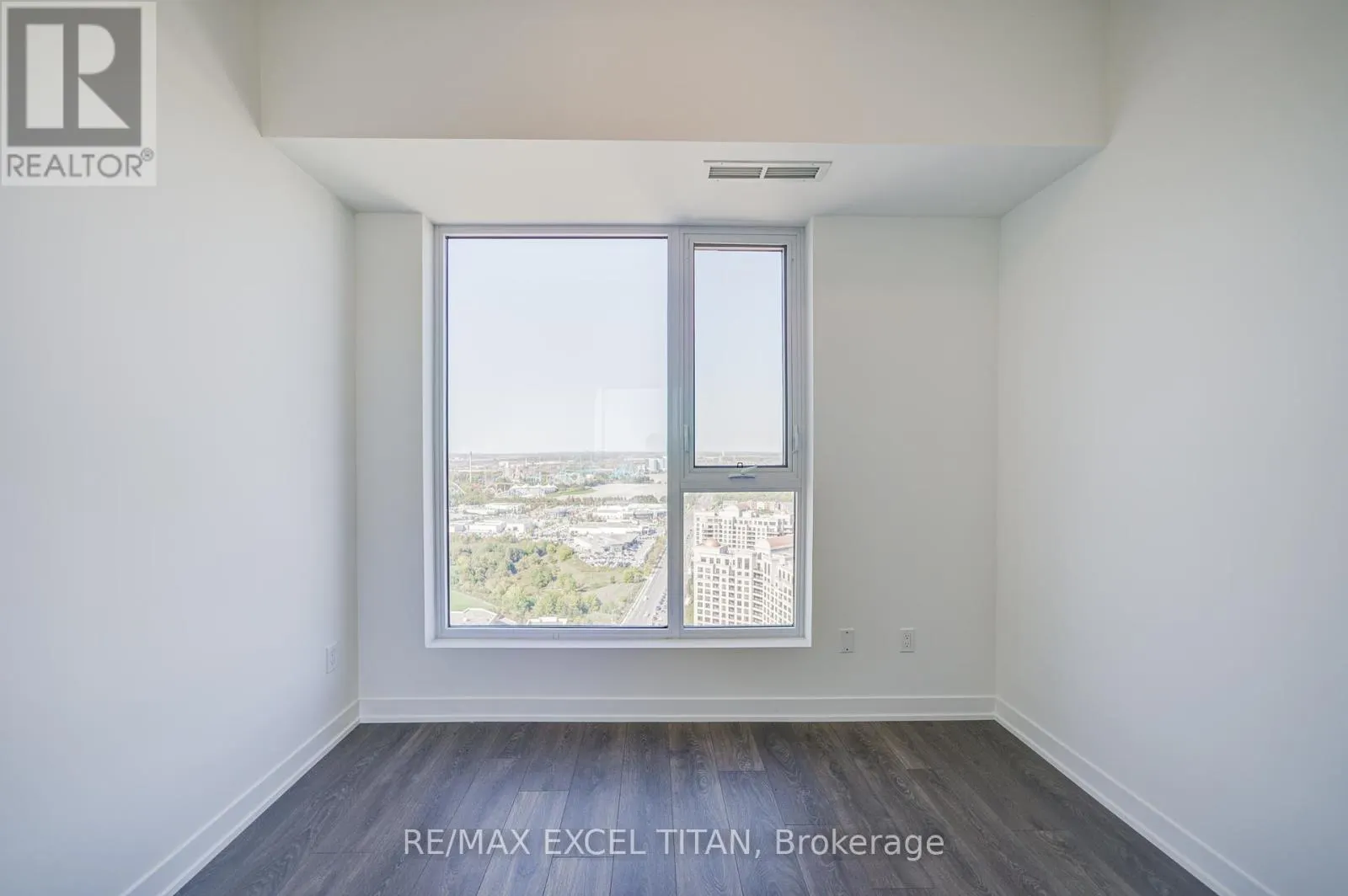 3003 - 498 CALDARI ROAD N