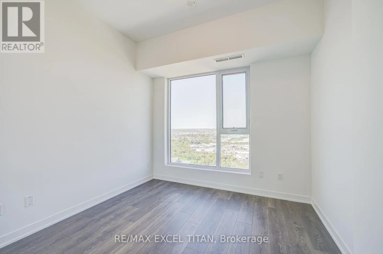 3003 - 498 CALDARI ROAD N