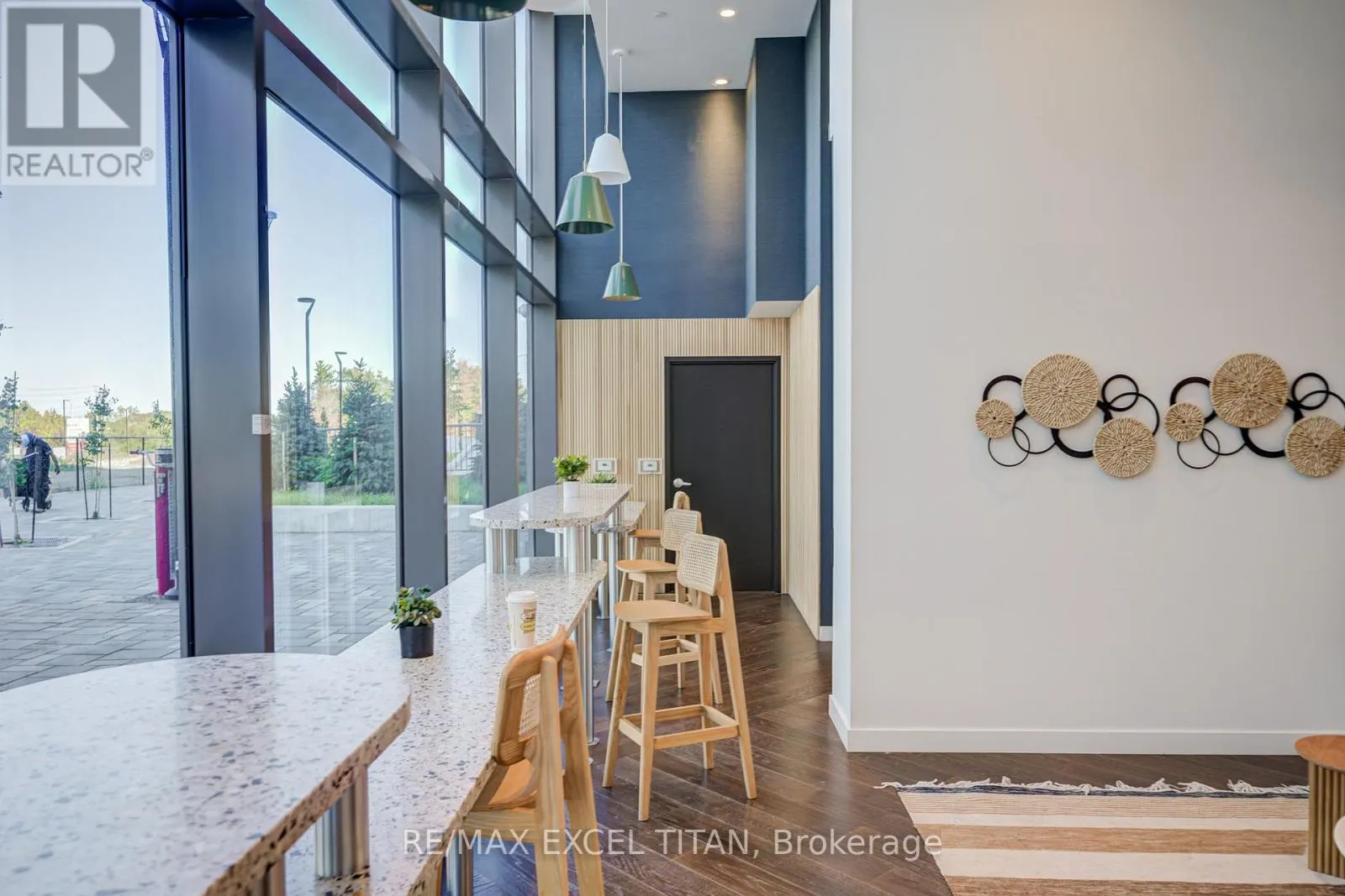 3003 - 498 CALDARI ROAD N