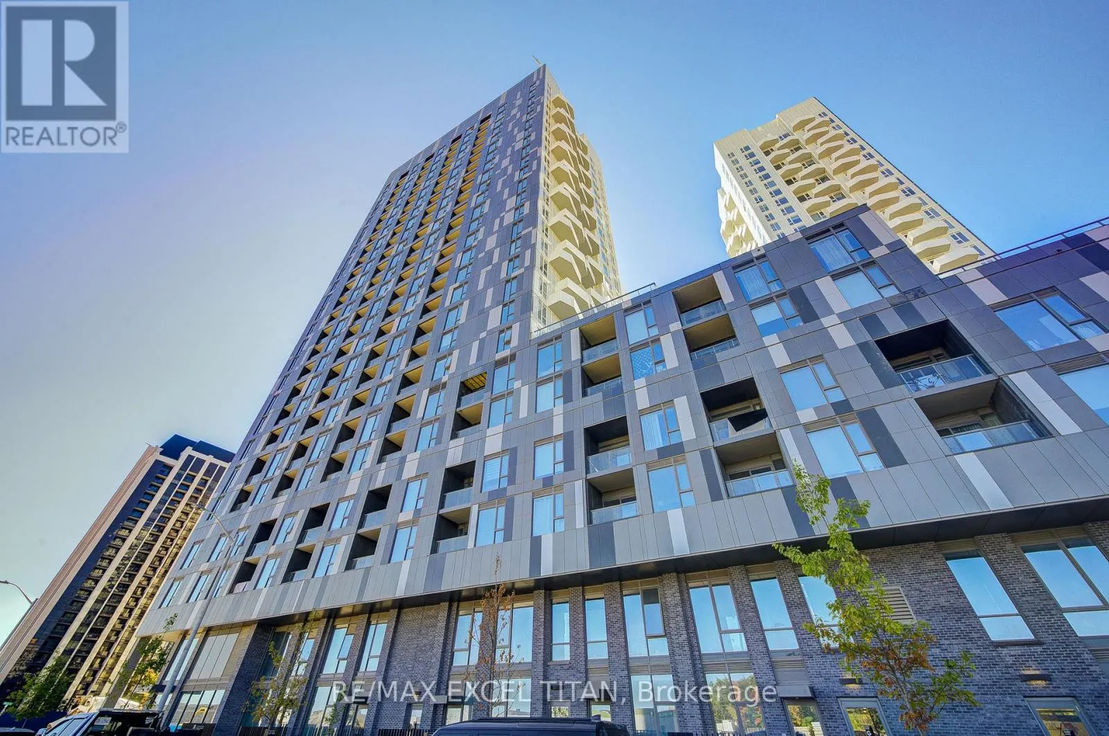 3003 - 498 CALDARI ROAD N
