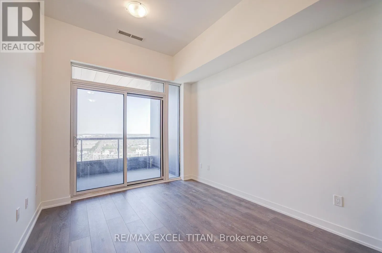 3003 - 498 CALDARI ROAD N