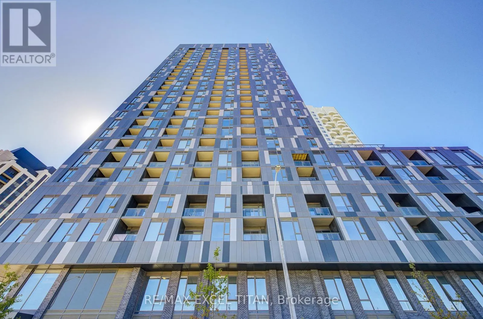 3003 - 498 CALDARI ROAD N