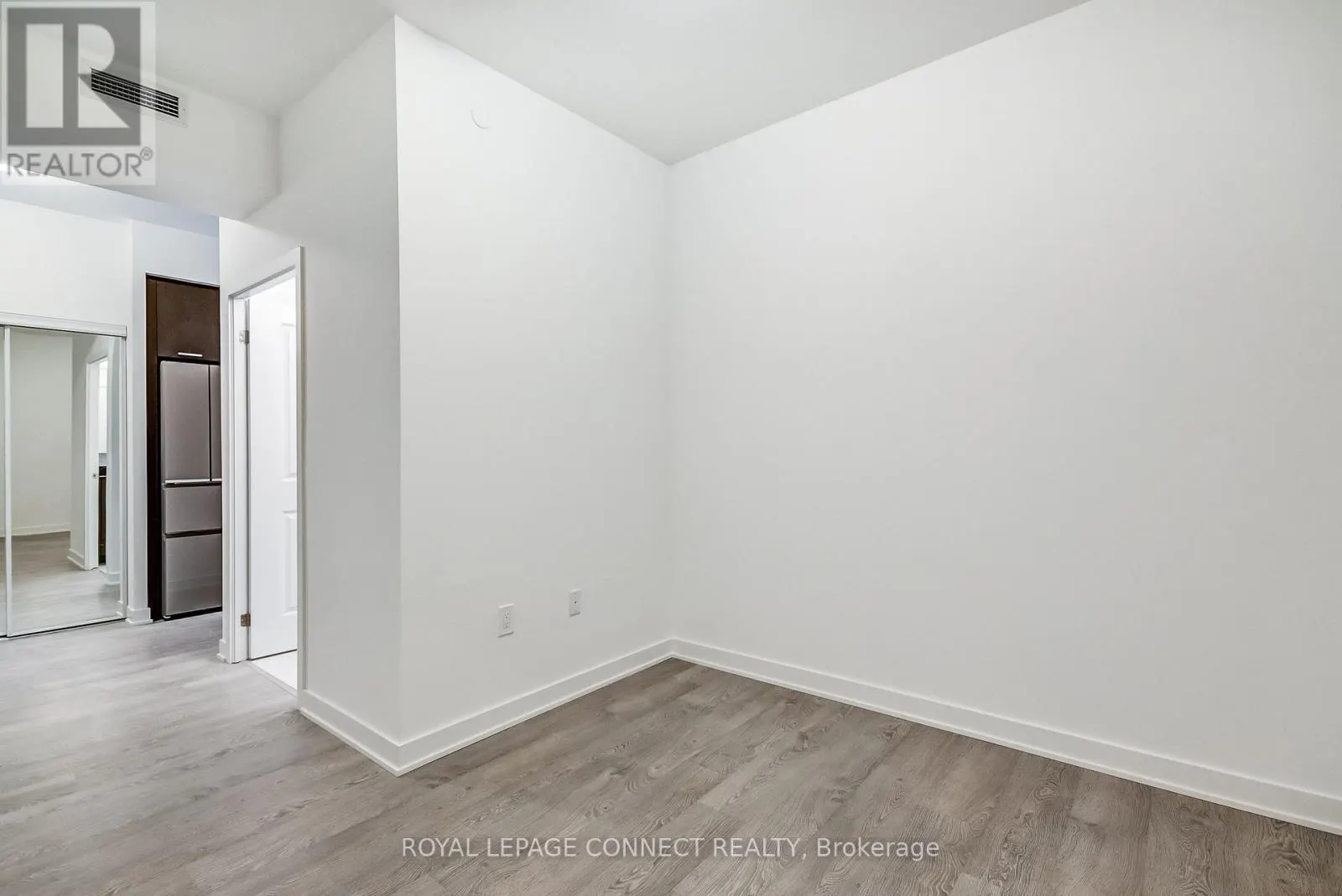 209 - 120 EAGLE ROCK WAY