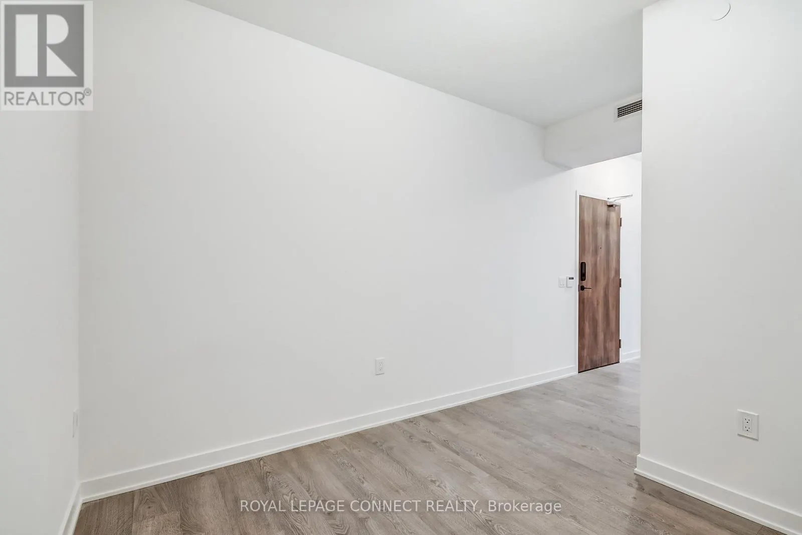 209 - 120 EAGLE ROCK WAY
