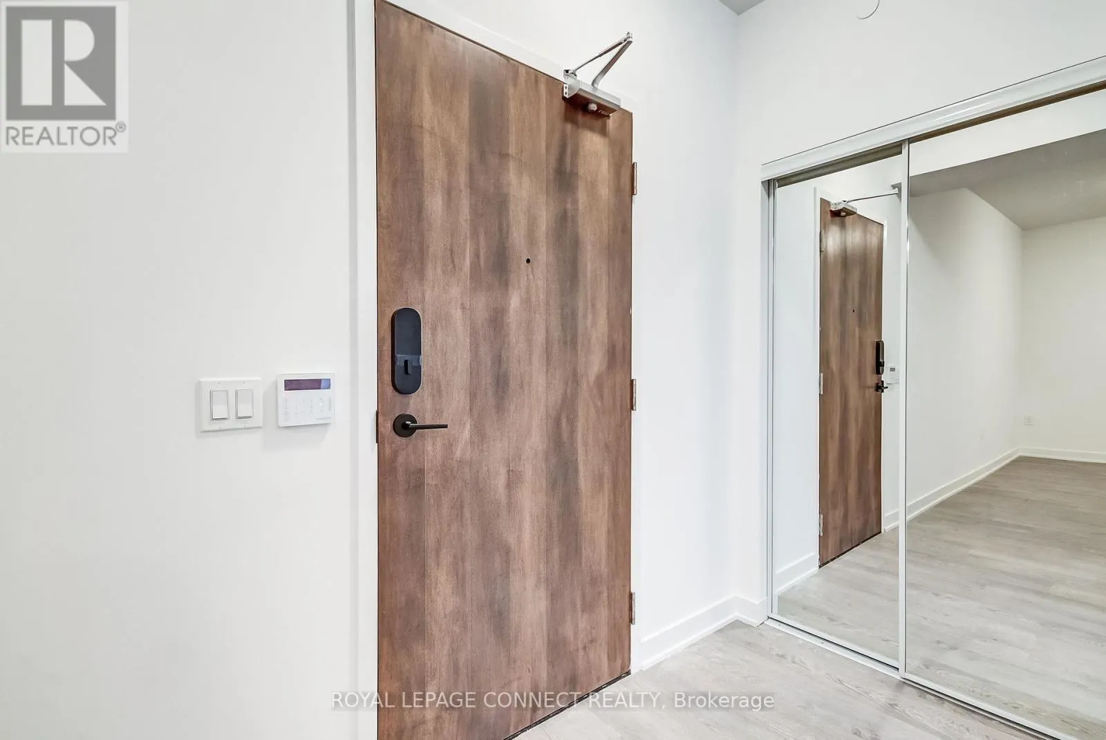 209 - 120 EAGLE ROCK WAY