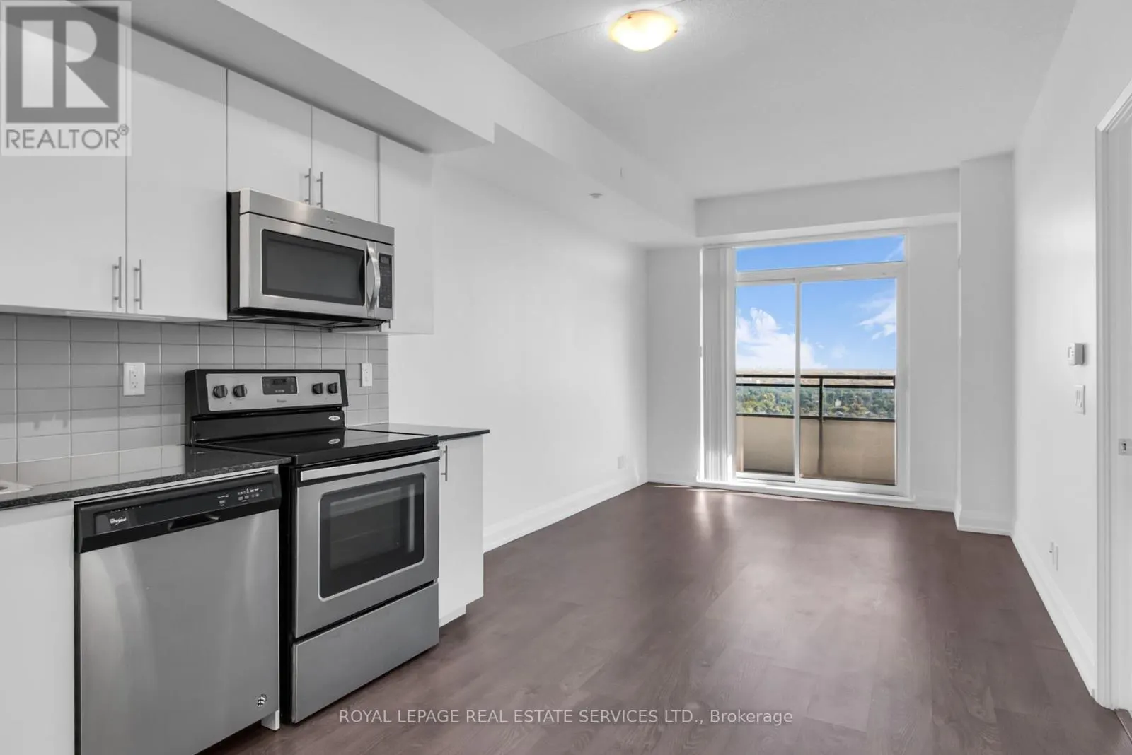 2203 - 7890 BATHURST STREET