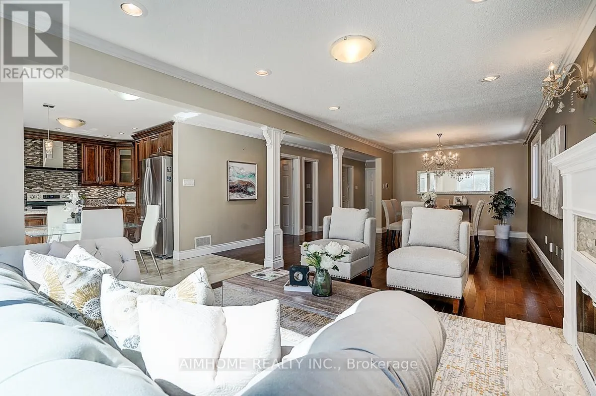 205 PINEWOOD DRIVE