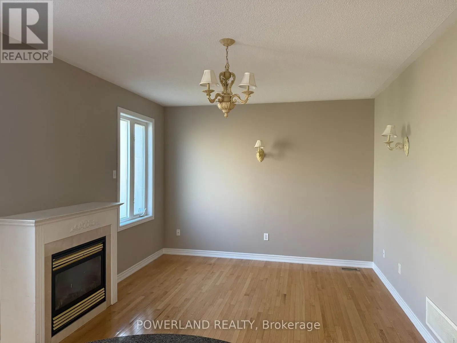 16 RAVINE EDGE DRIVE