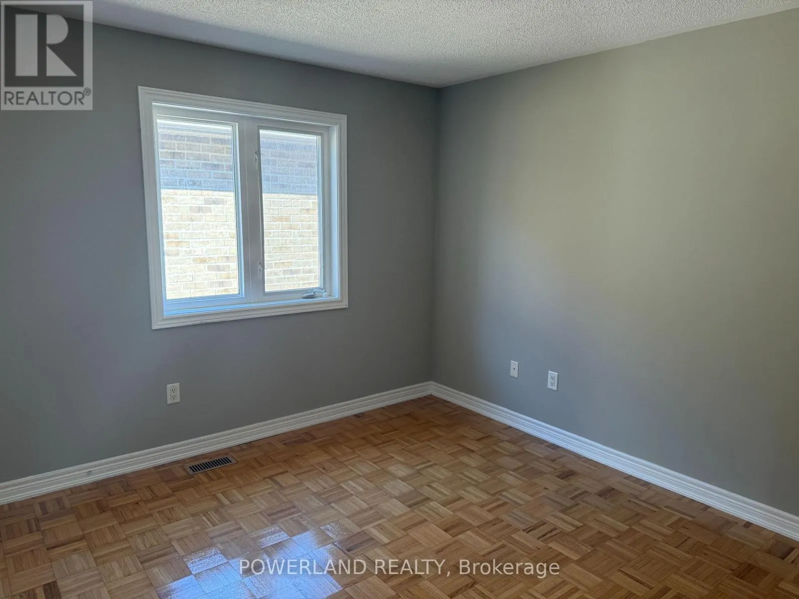 16 RAVINE EDGE DRIVE