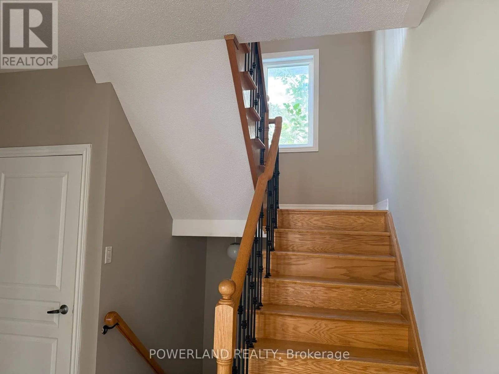16 RAVINE EDGE DRIVE
