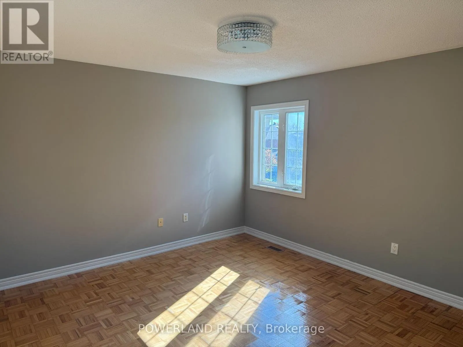 16 RAVINE EDGE DRIVE