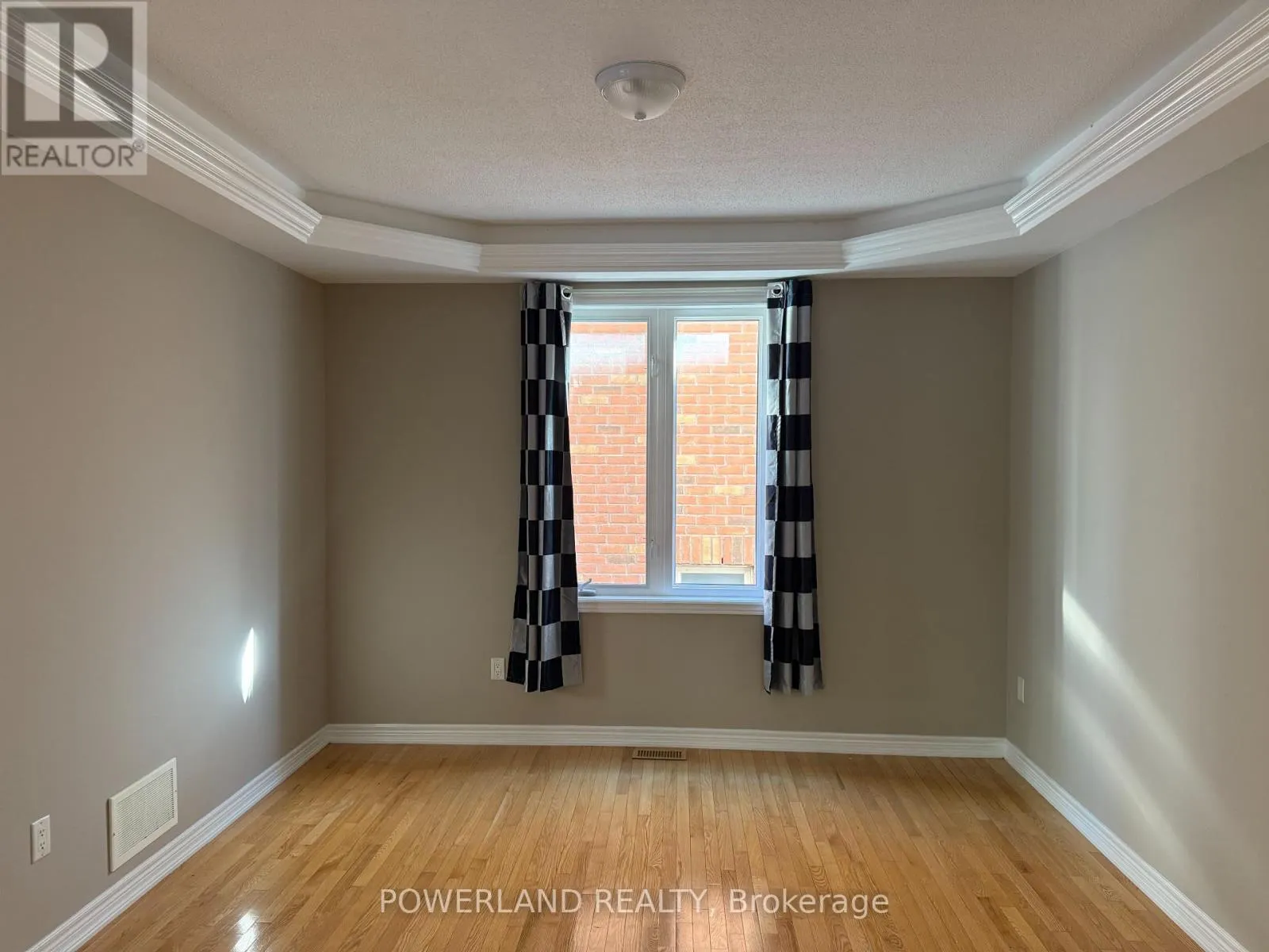 16 RAVINE EDGE DRIVE