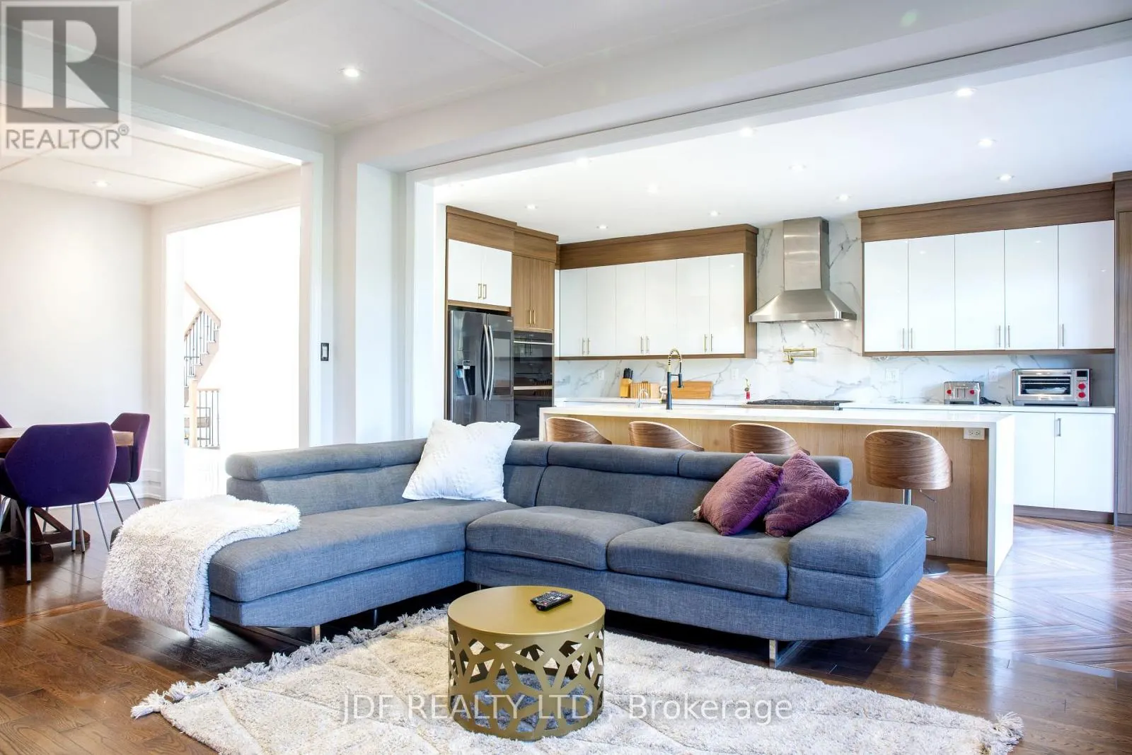 125 CRANBROOK CRESCENT