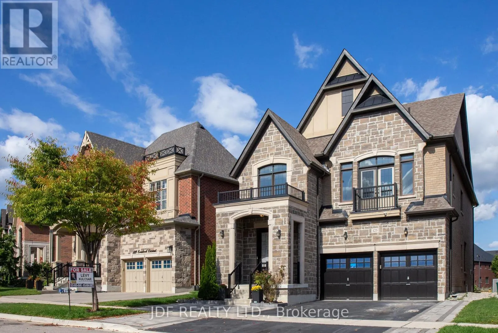 125 CRANBROOK CRESCENT