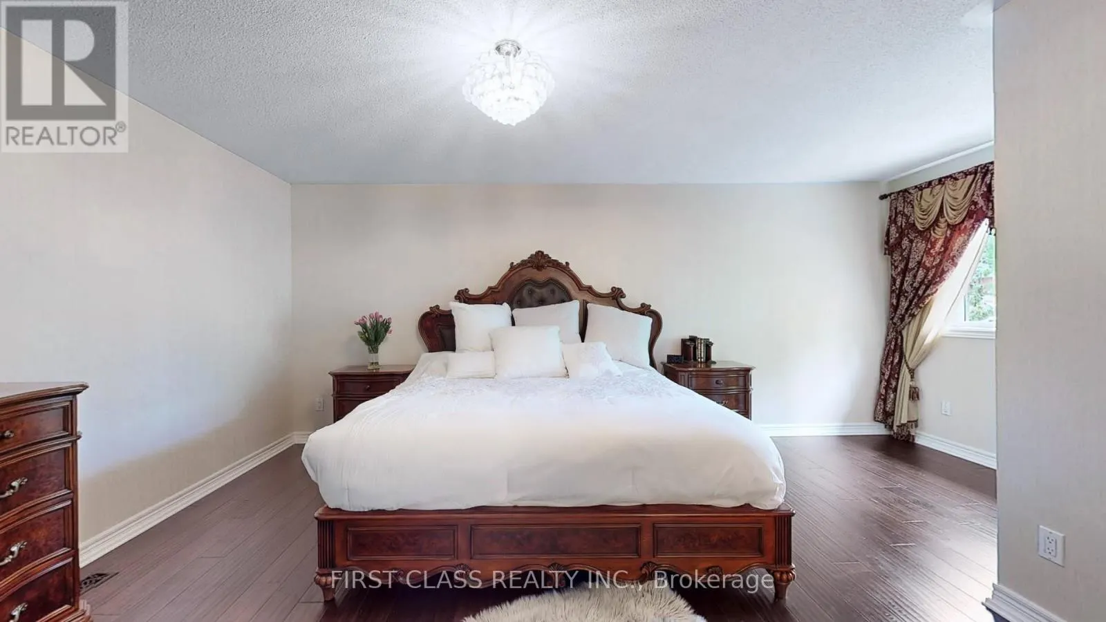 35 VALEMOUNT WAY