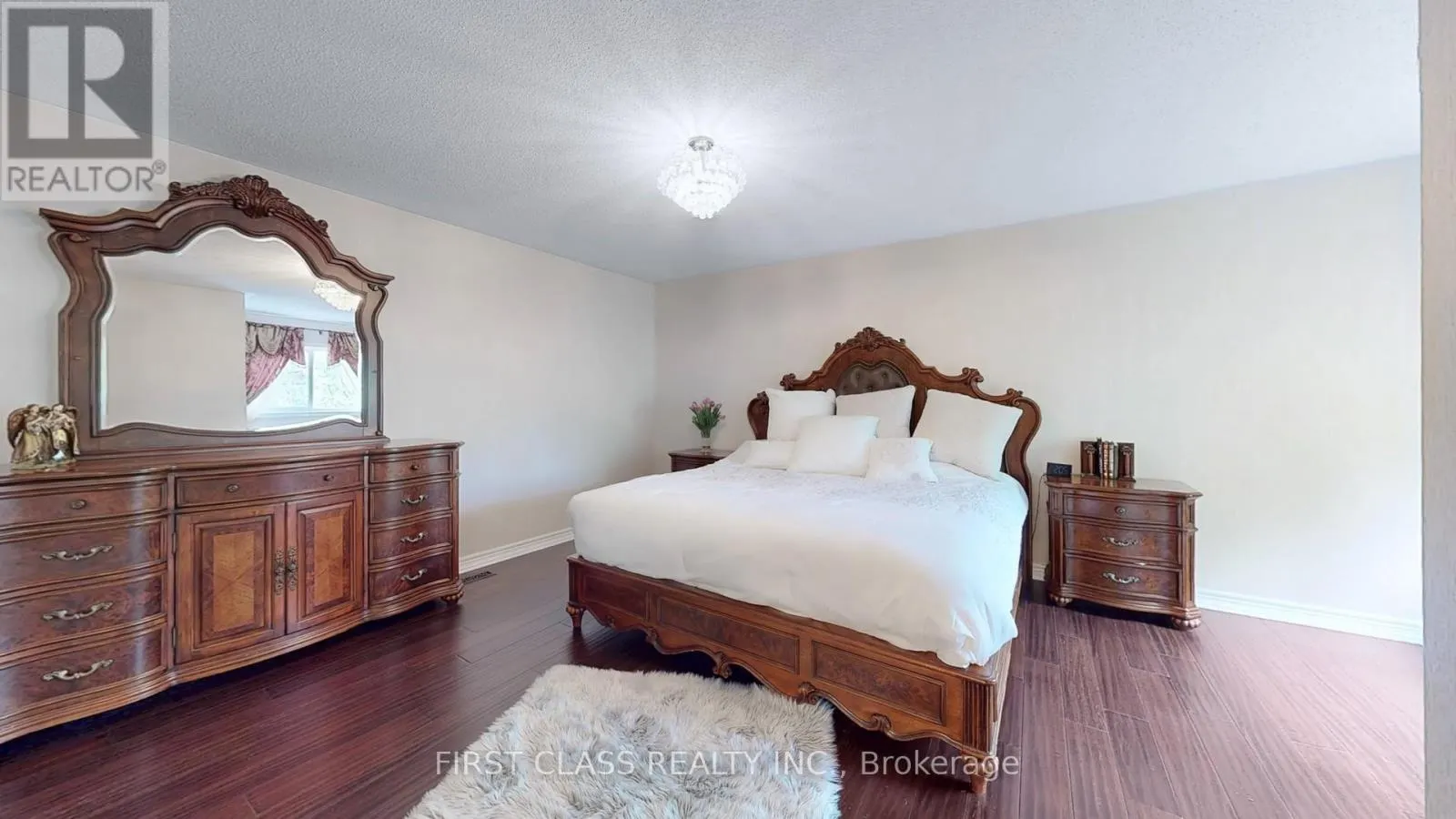 35 VALEMOUNT WAY
