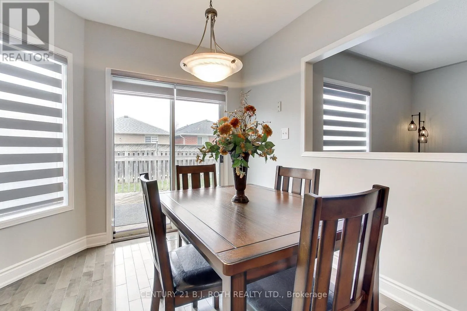 484 MENCZEL CRESCENT