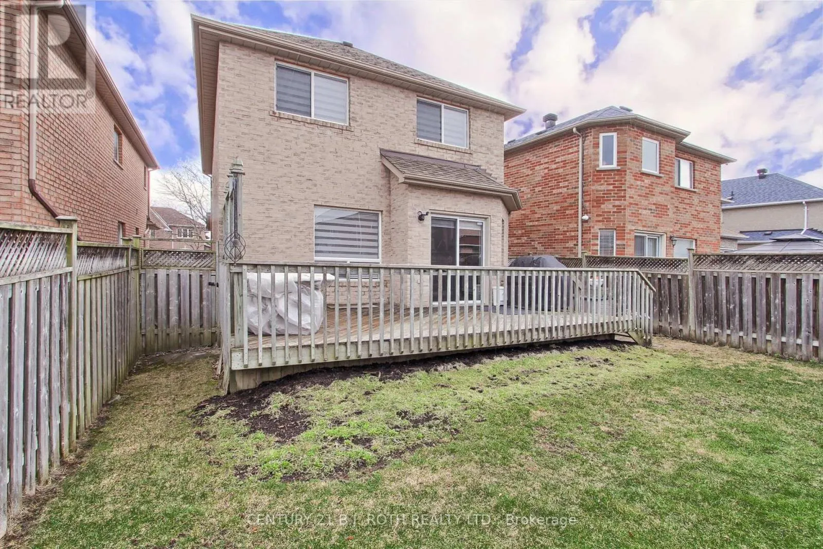 484 MENCZEL CRESCENT